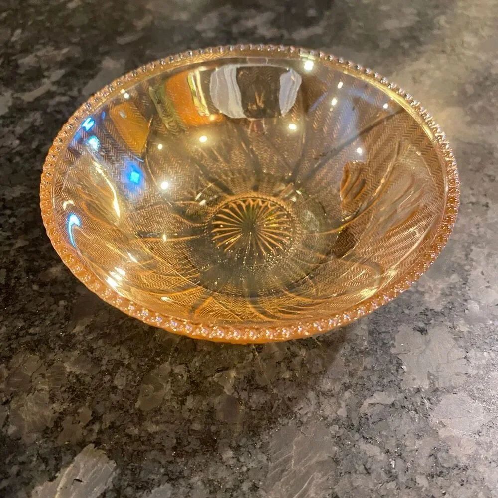 Iris & Herringbone Jeannette Glass Berry Bowl - Picture 4 of 7